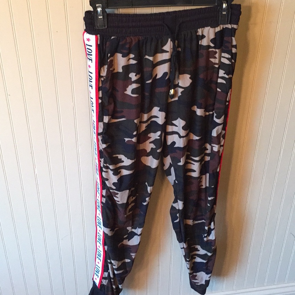 Indero camo joggers size‎ s/m